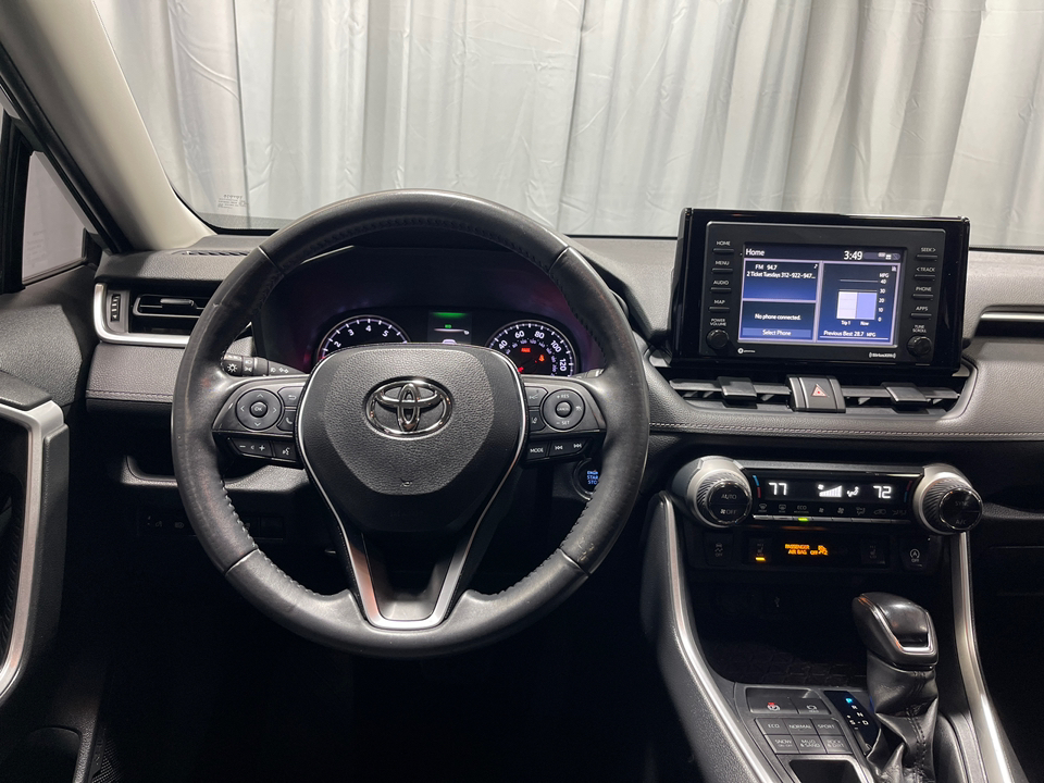 2020 Toyota RAV4 XLE 21