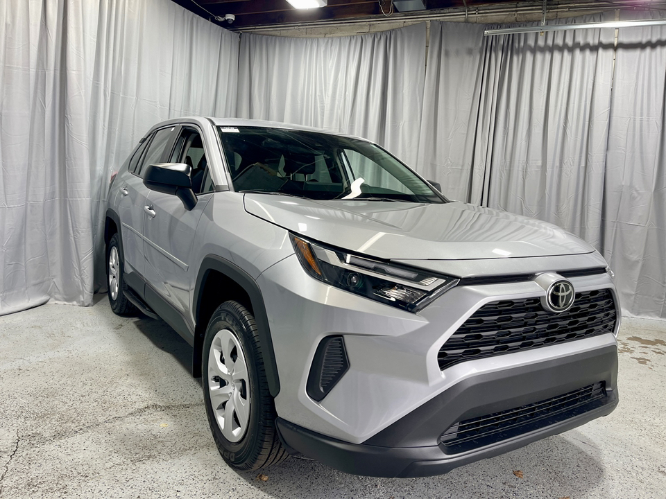 2025 Toyota RAV4 LE 1