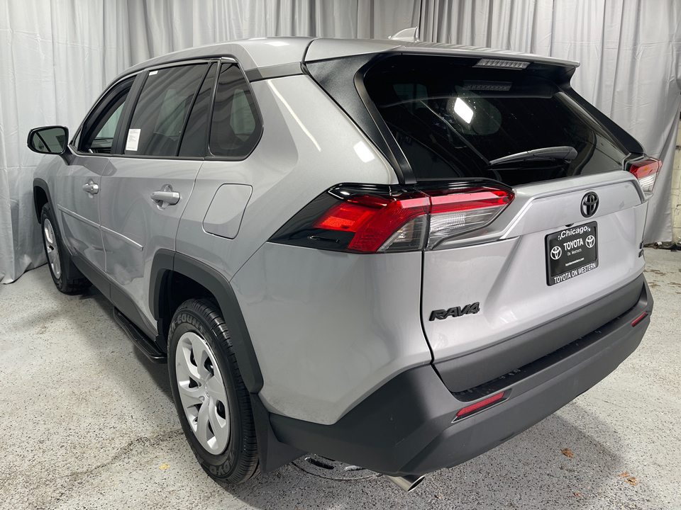 2025 Toyota RAV4 LE 9