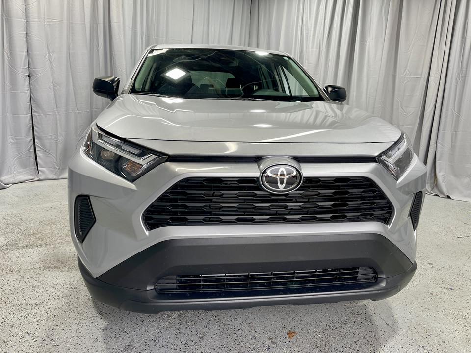 2025 Toyota RAV4 LE 15