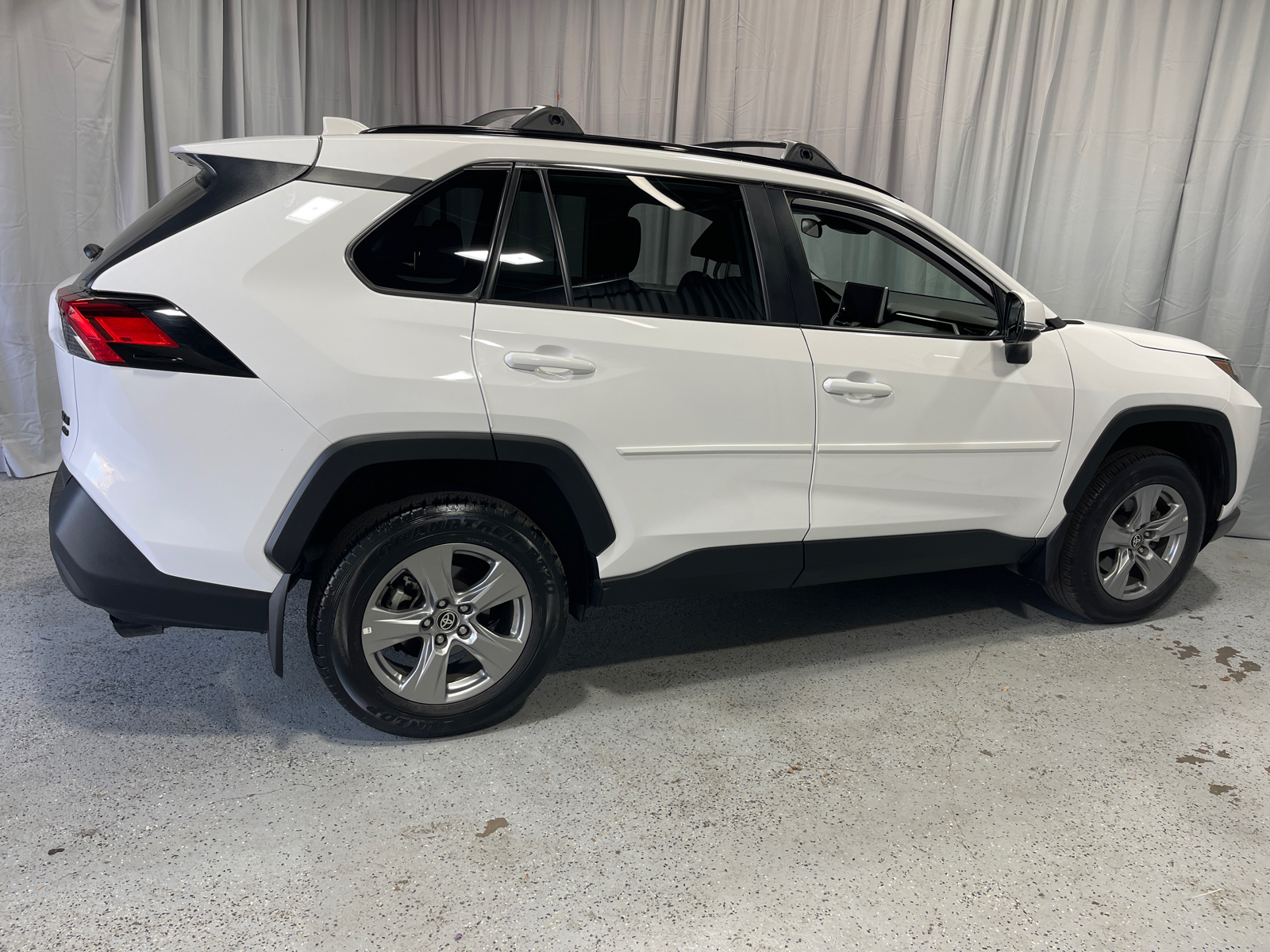 2024 Toyota RAV4 XLE 39