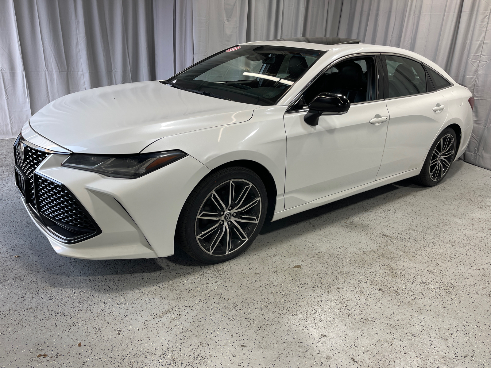 2019 Toyota Avalon Touring 3