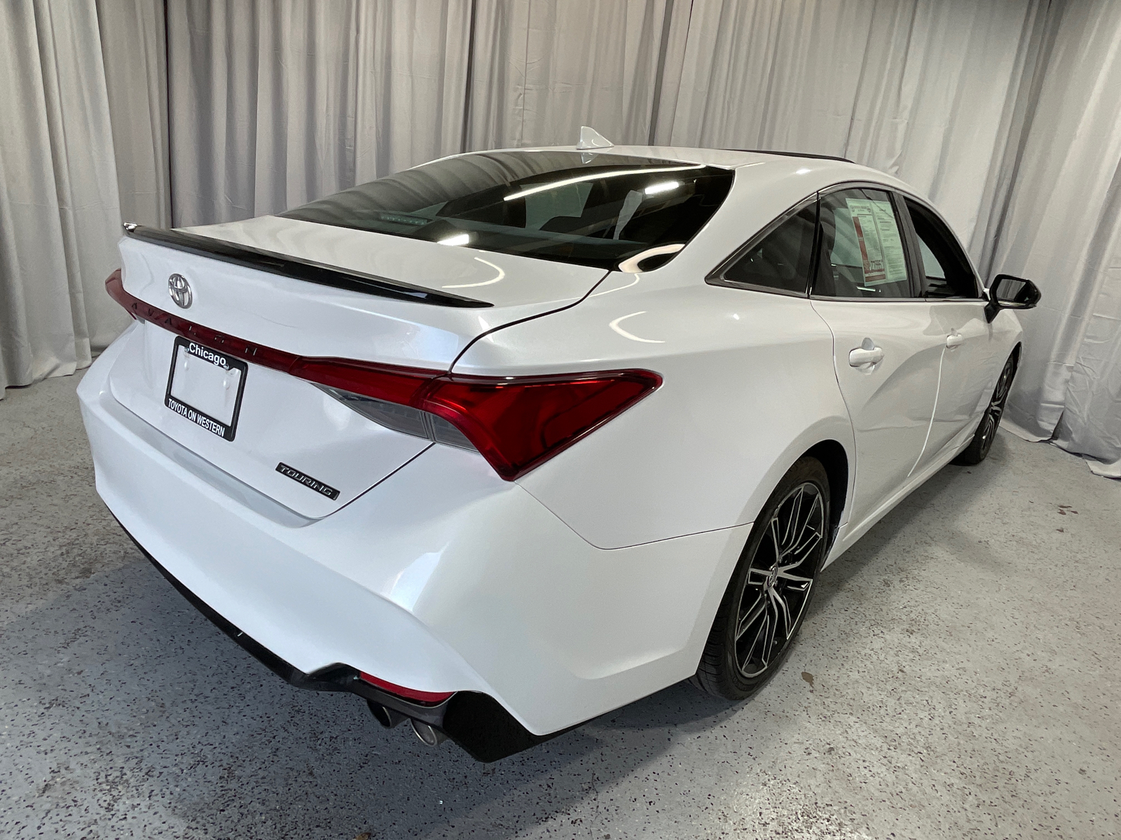 2019 Toyota Avalon Touring 9