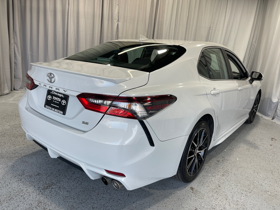 2022 Toyota Camry SE 9