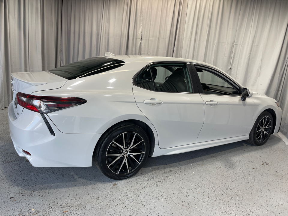 2022 Toyota Camry SE 11