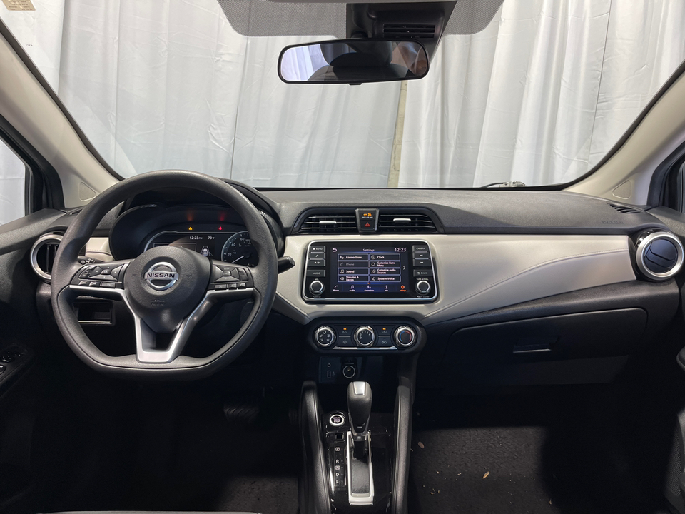 2021 Nissan Versa 1.6 SV 10