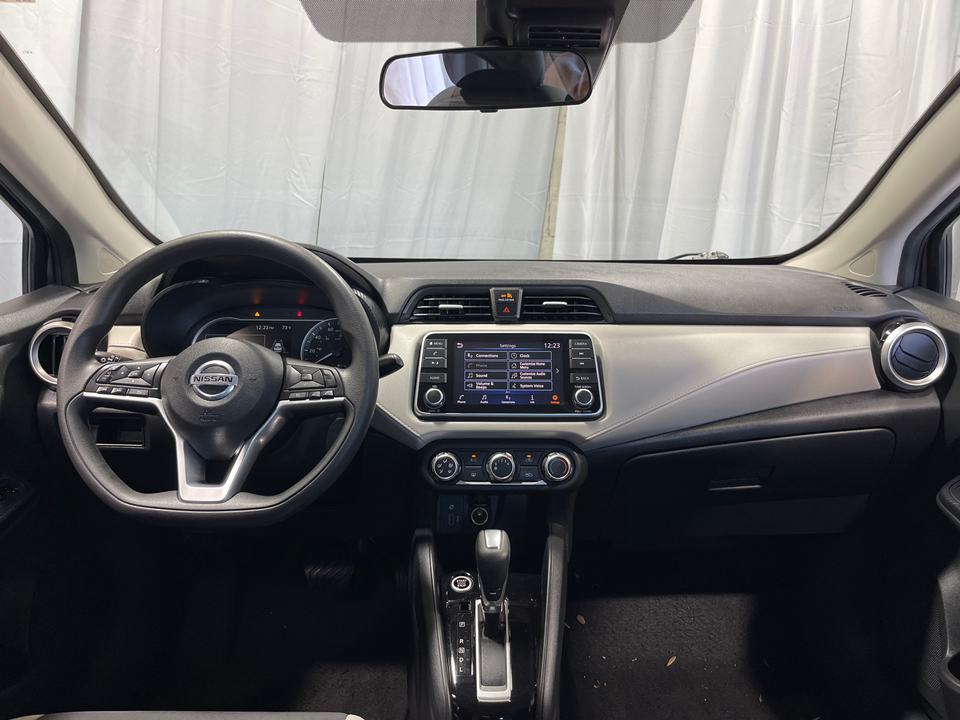 2021 Nissan Versa 1.6 SV 22