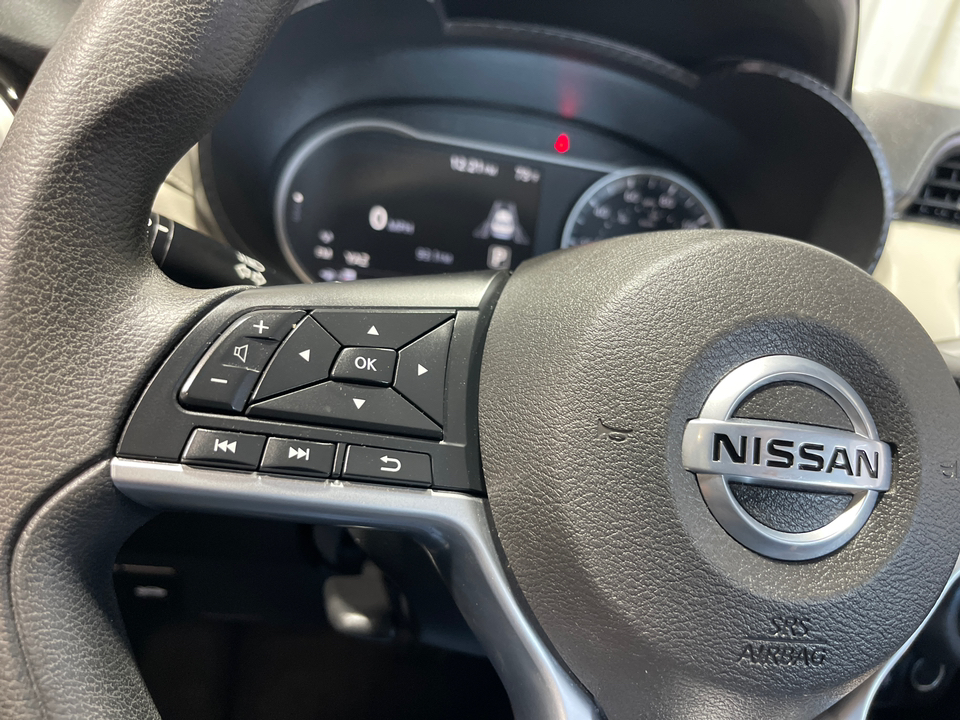 2021 Nissan Versa 1.6 SV 27