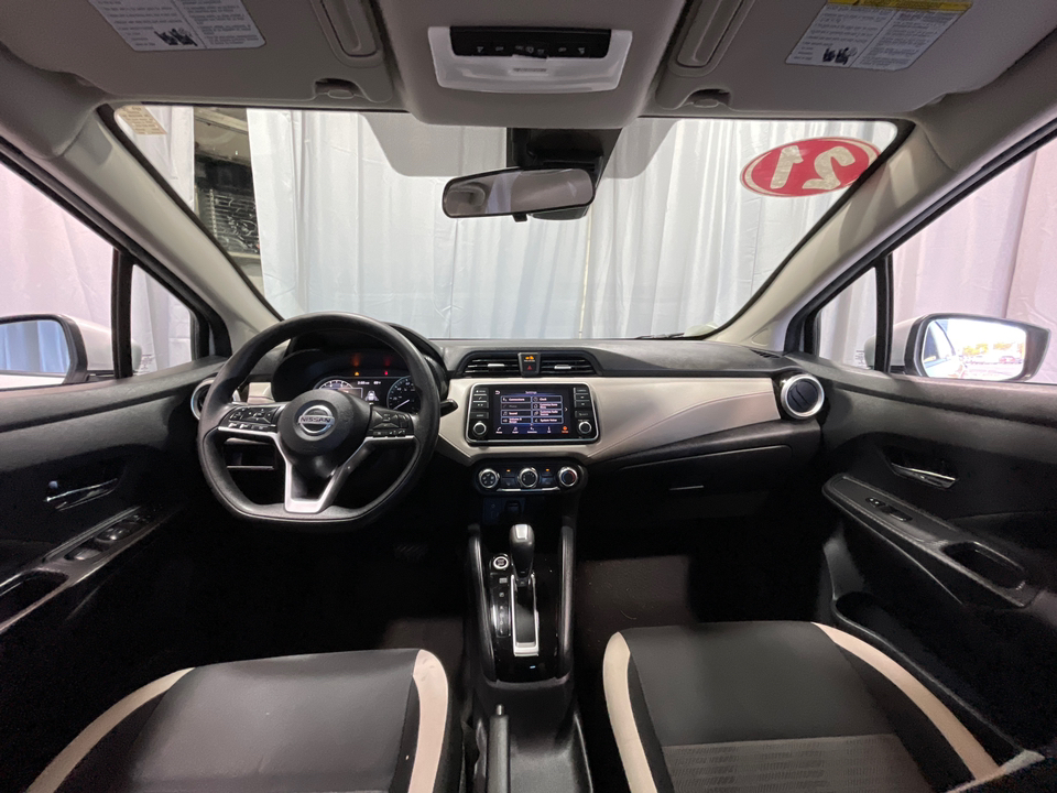 2021 Nissan Versa 1.6 SV 10