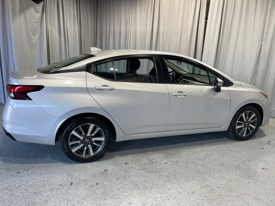 2021 Nissan Versa 1.6 SV 11