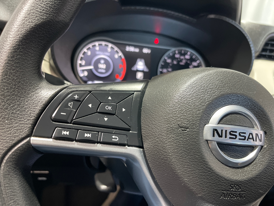 2021 Nissan Versa 1.6 SV 26