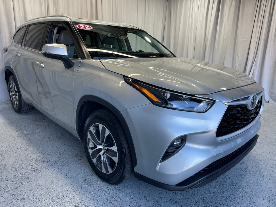 2022 Toyota Highlander XLE 13