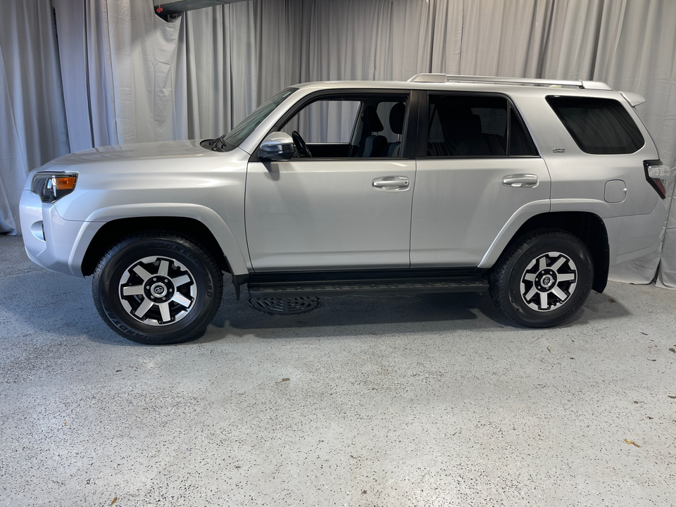 2017 Toyota 4Runner SR5 3