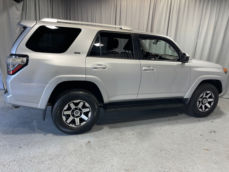 2017 Toyota 4Runner SR5 11