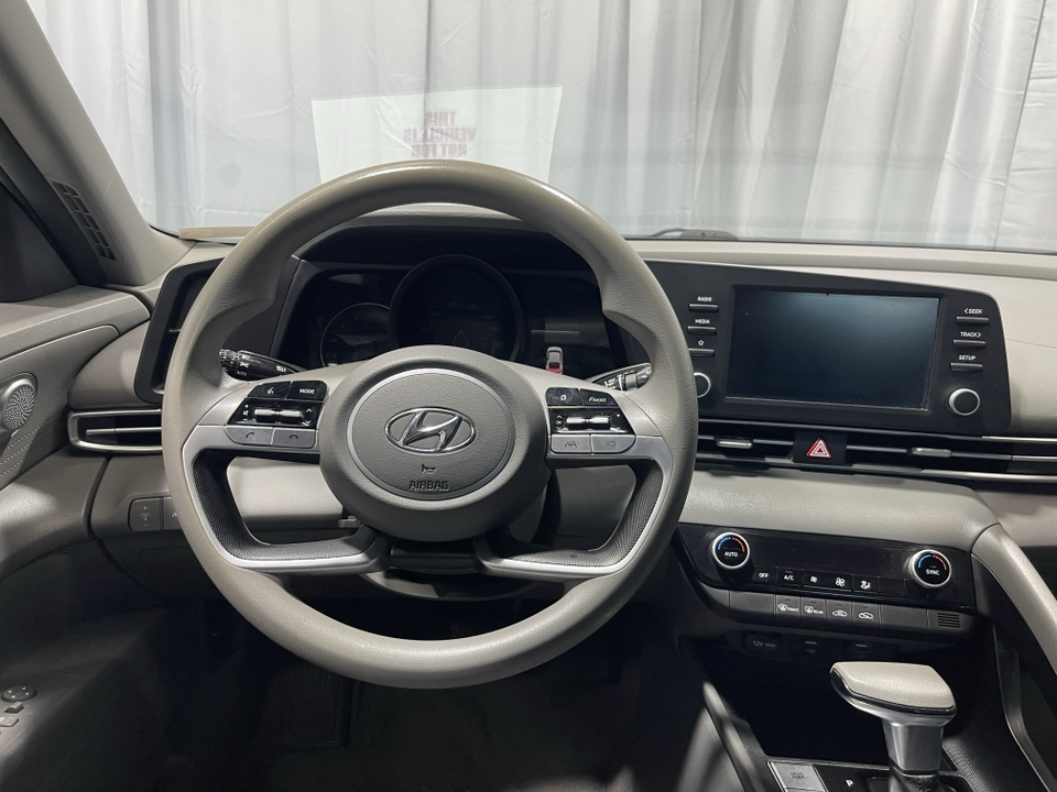 2022 Hyundai ELANTRA SEL 8