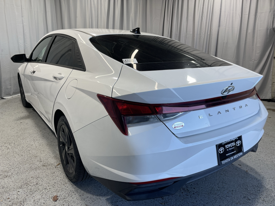 2022 Hyundai ELANTRA SEL 9