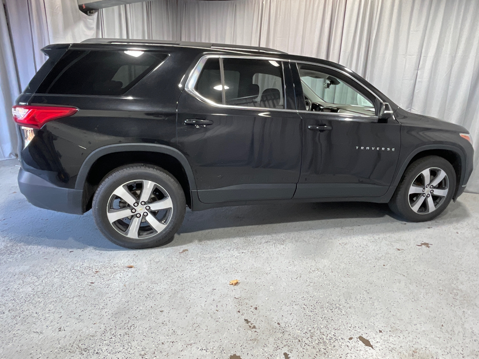 2021 Chevrolet Traverse LT Leather 3