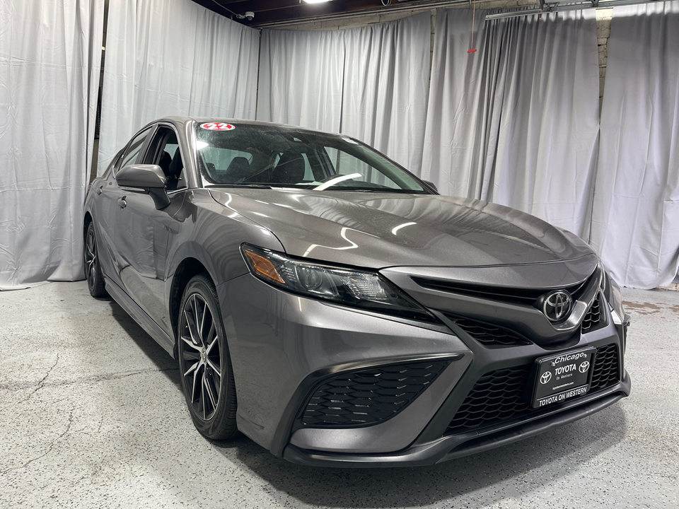 2022 Toyota Camry SE 1