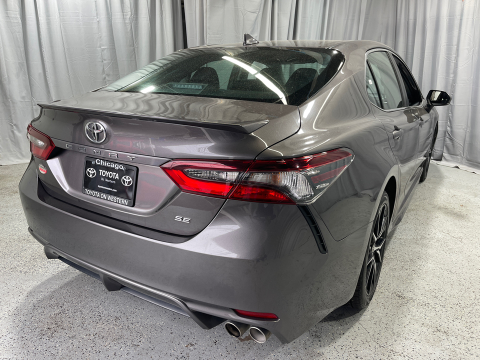 2022 Toyota Camry SE 3