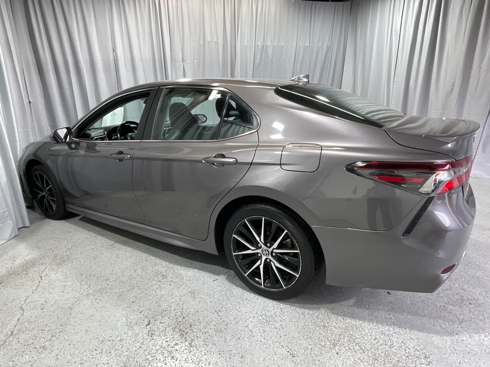 2022 Toyota Camry SE 9