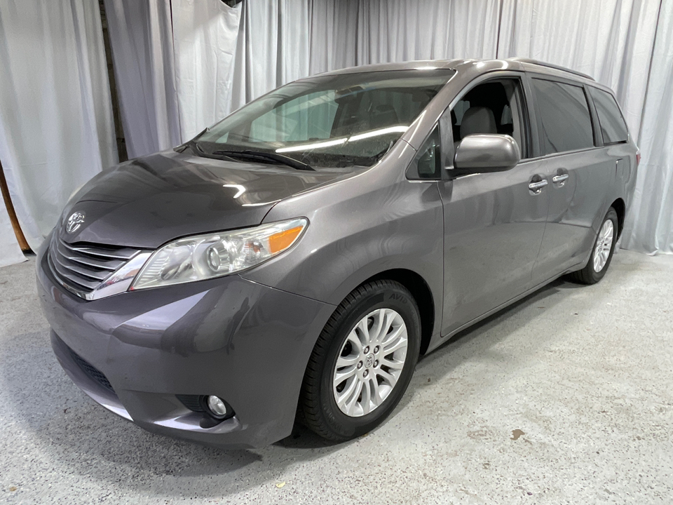 2017 Toyota Sienna L 9