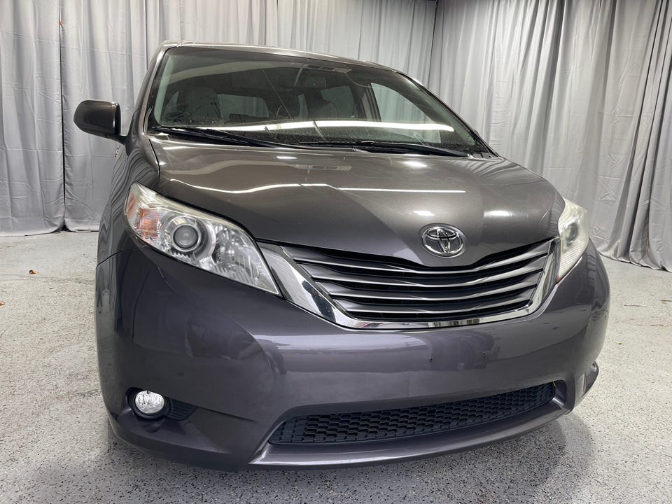 2017 Toyota Sienna L 33