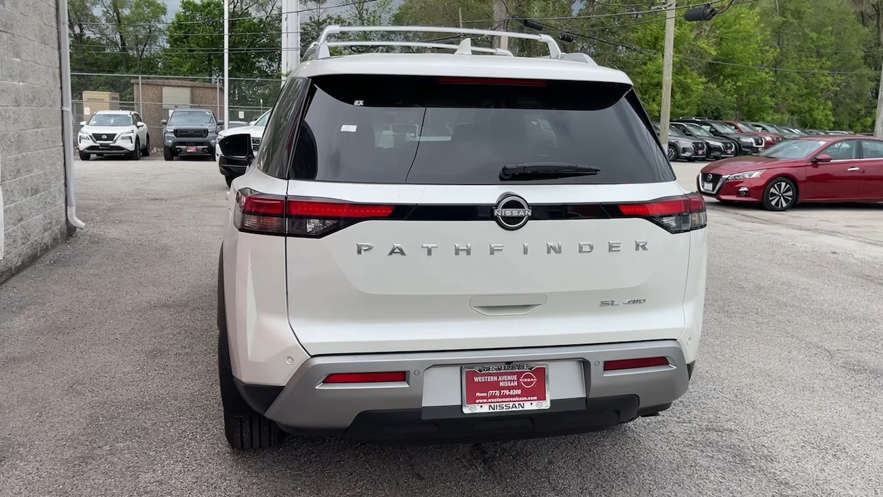2024 Nissan Pathfinder SL 5
