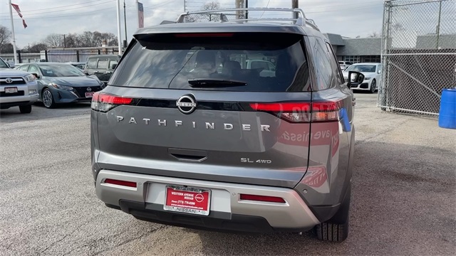 2024 Nissan Pathfinder SL 4