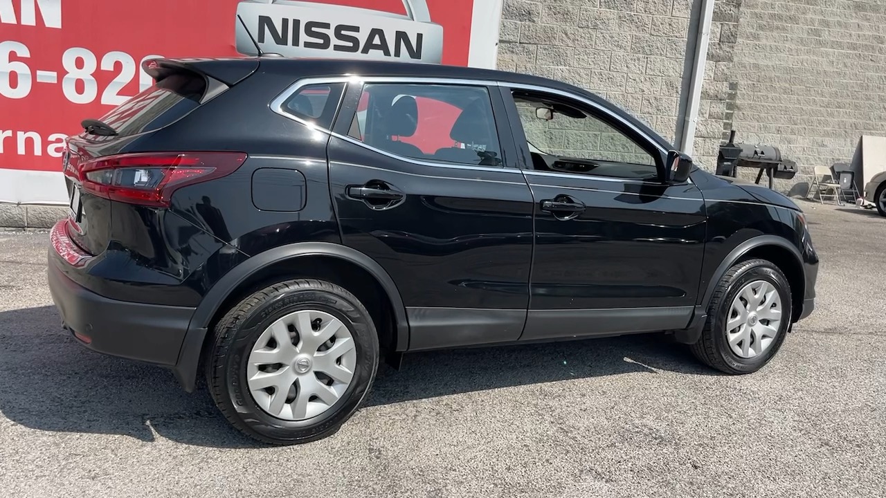 2020 Nissan Rogue Sport S 22