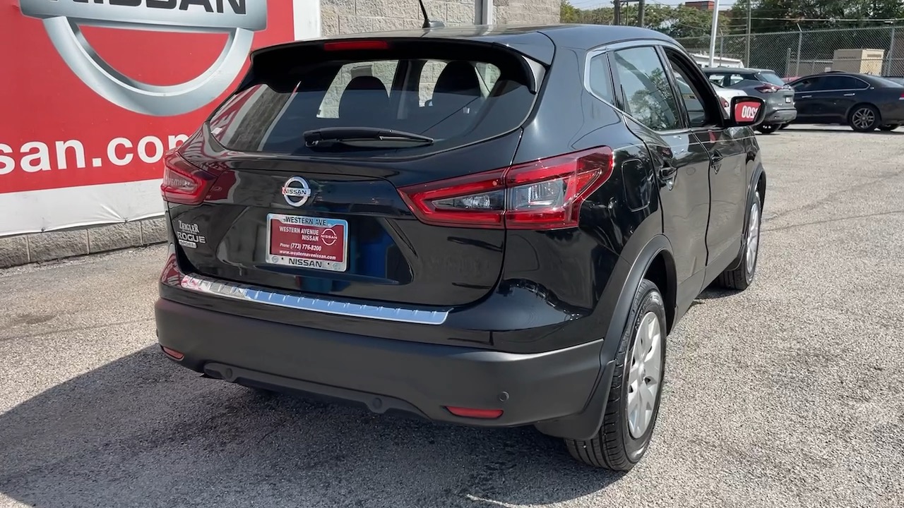 2020 Nissan Rogue Sport S 23