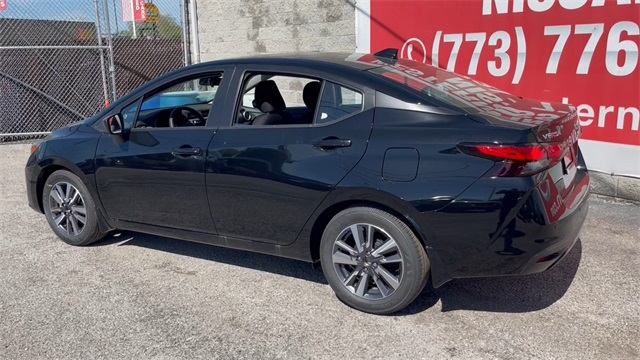 2024 Nissan Versa 1.6 SV 4