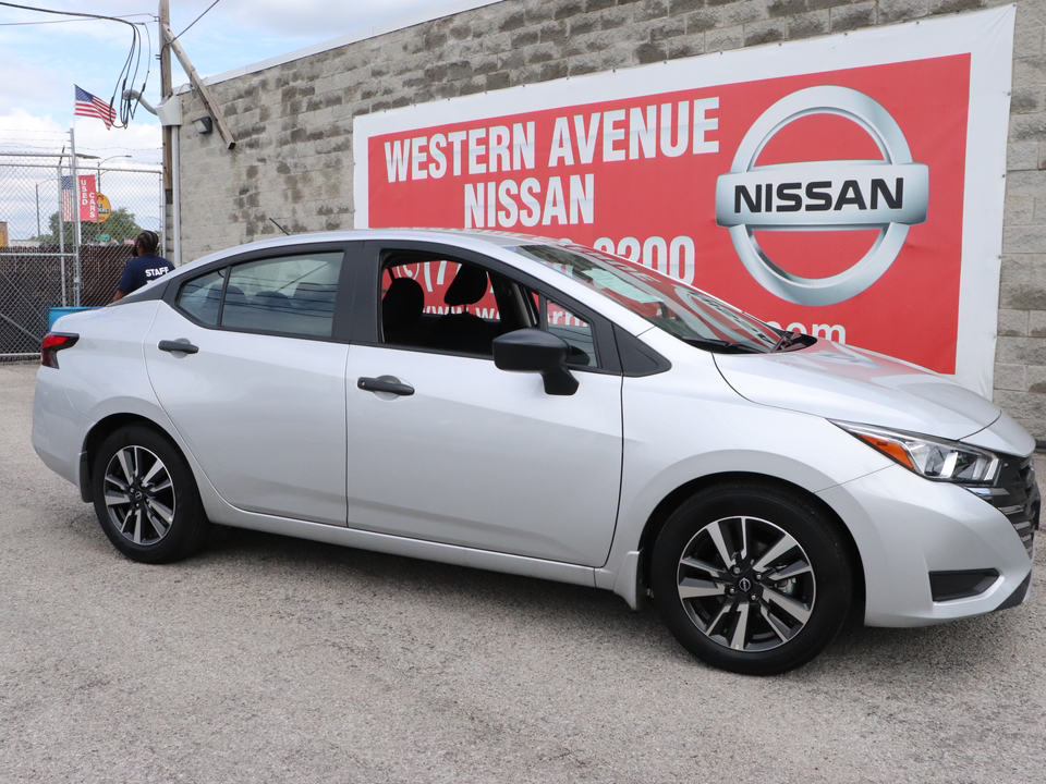 2024 Nissan Versa 1.6 S 3