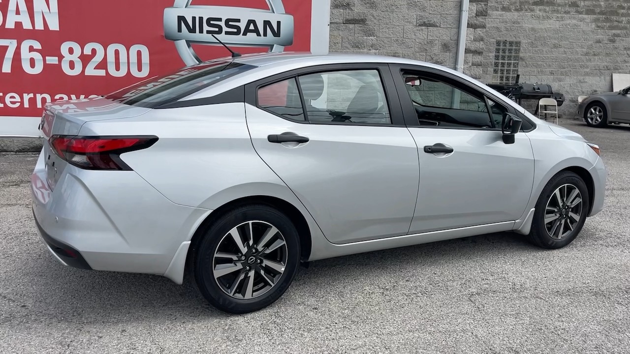 2024 Nissan Versa 1.6 S 4