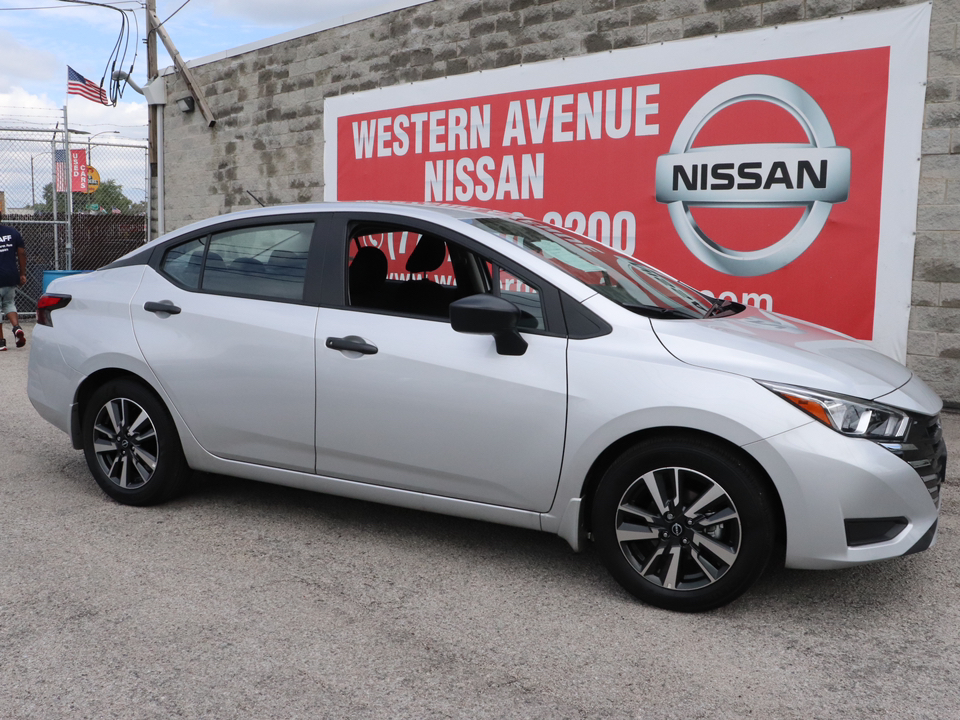 2024 Nissan Versa 1.6 S 23