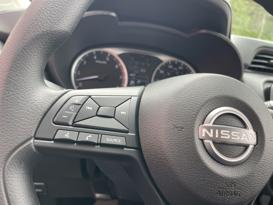 2024 Nissan Versa 1.6 S 12