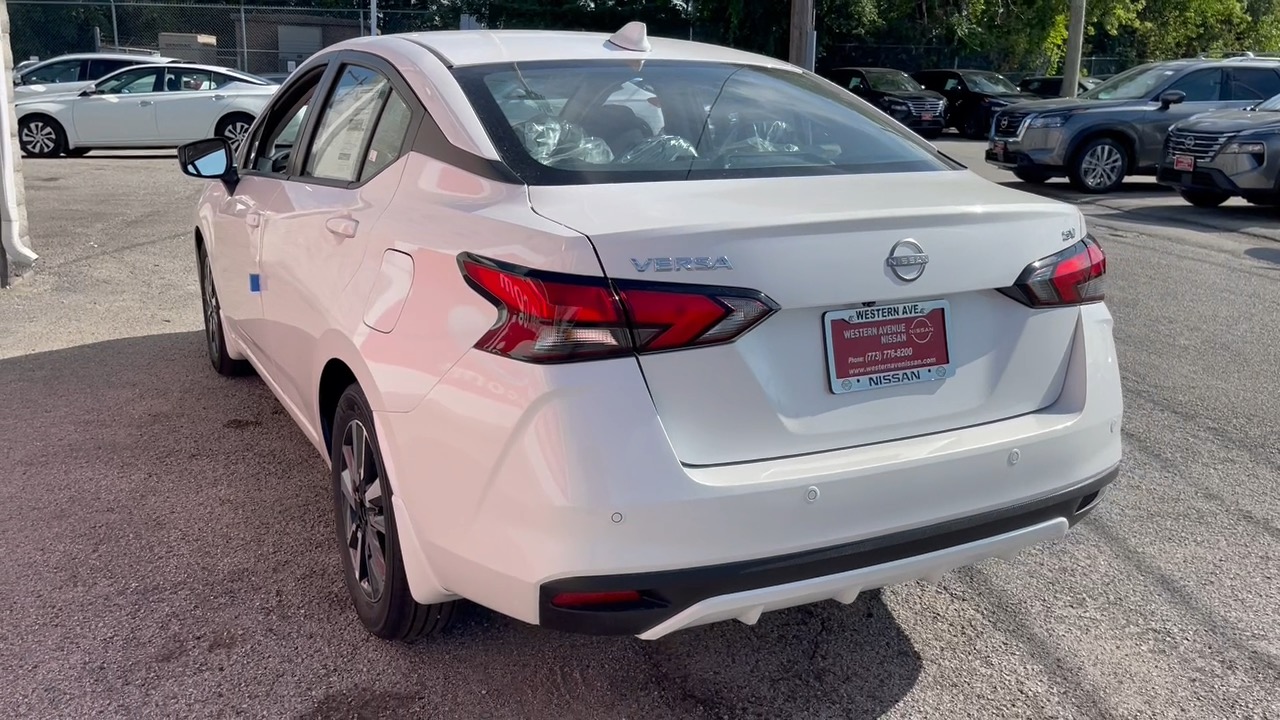 2024 Nissan Versa 1.6 SV 21