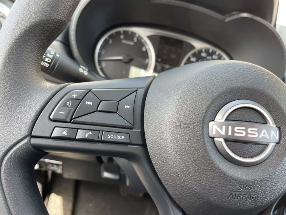 2024 Nissan Versa 1.6 S 10