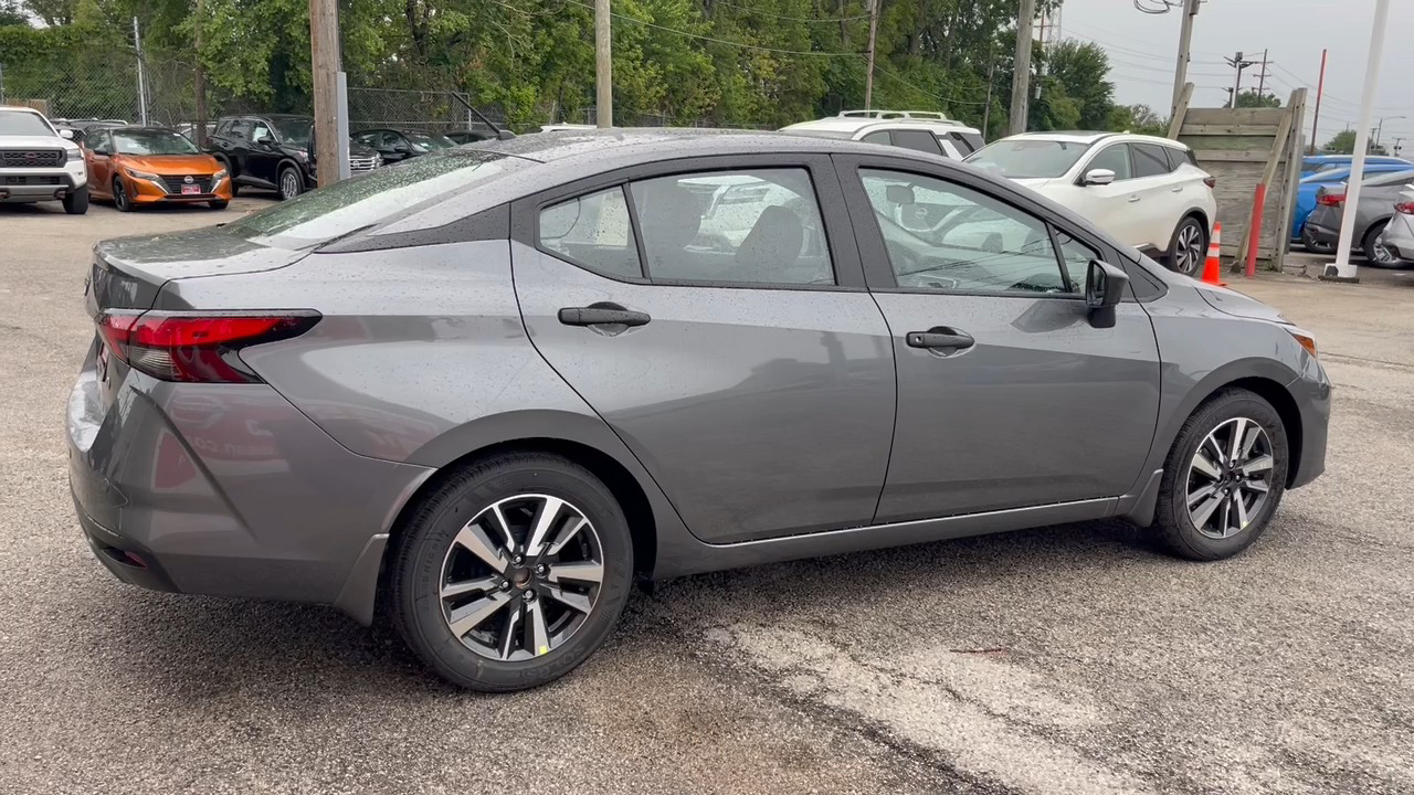 2024 Nissan Versa 1.6 S 22