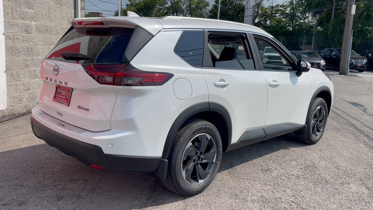 2024 Nissan Rogue SV 3