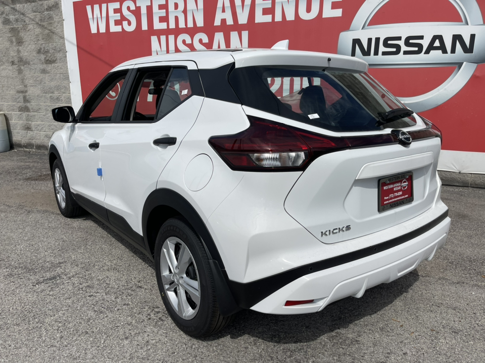 2024 Nissan Kicks S 24