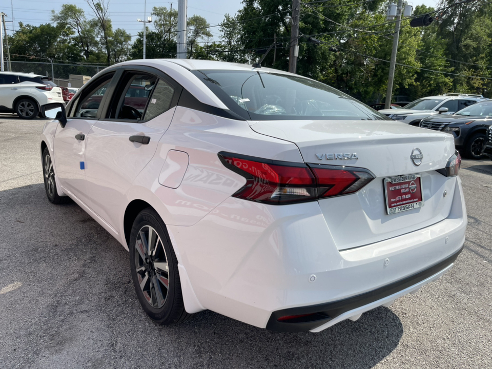 2024 Nissan Versa 1.6 S 17