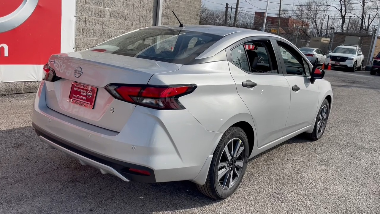 2024 Nissan Versa 1.6 S 3