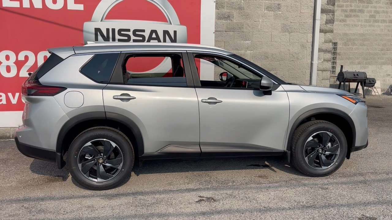 2024 Nissan Rogue SV 3