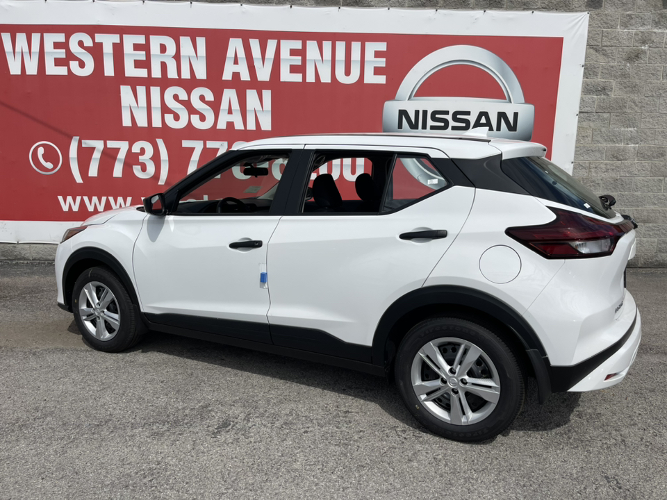 2024 Nissan Kicks S 19