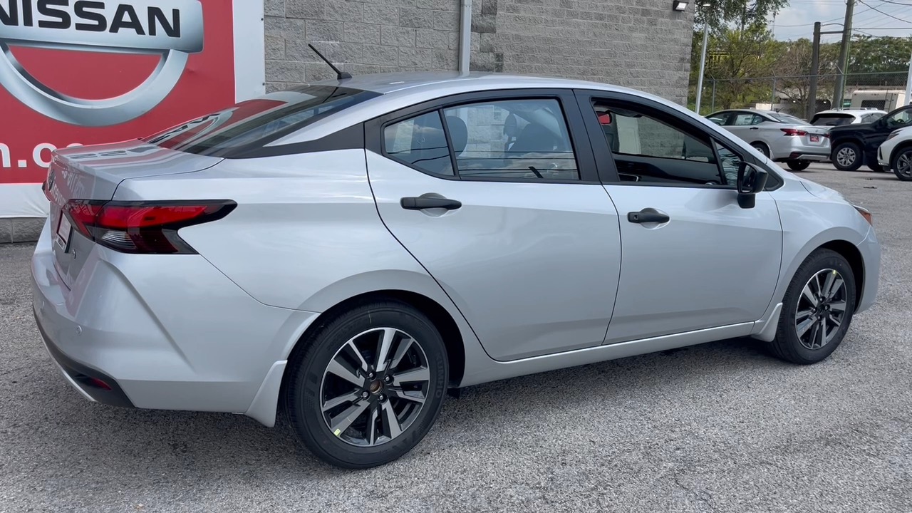 2024 Nissan Versa 1.6 S 4