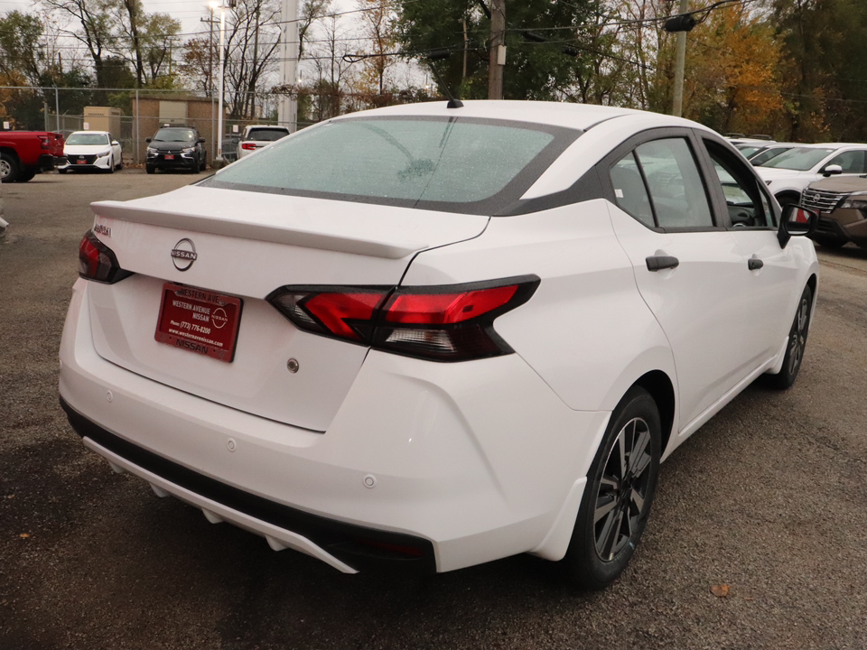 2024 Nissan Versa 1.6 S 5