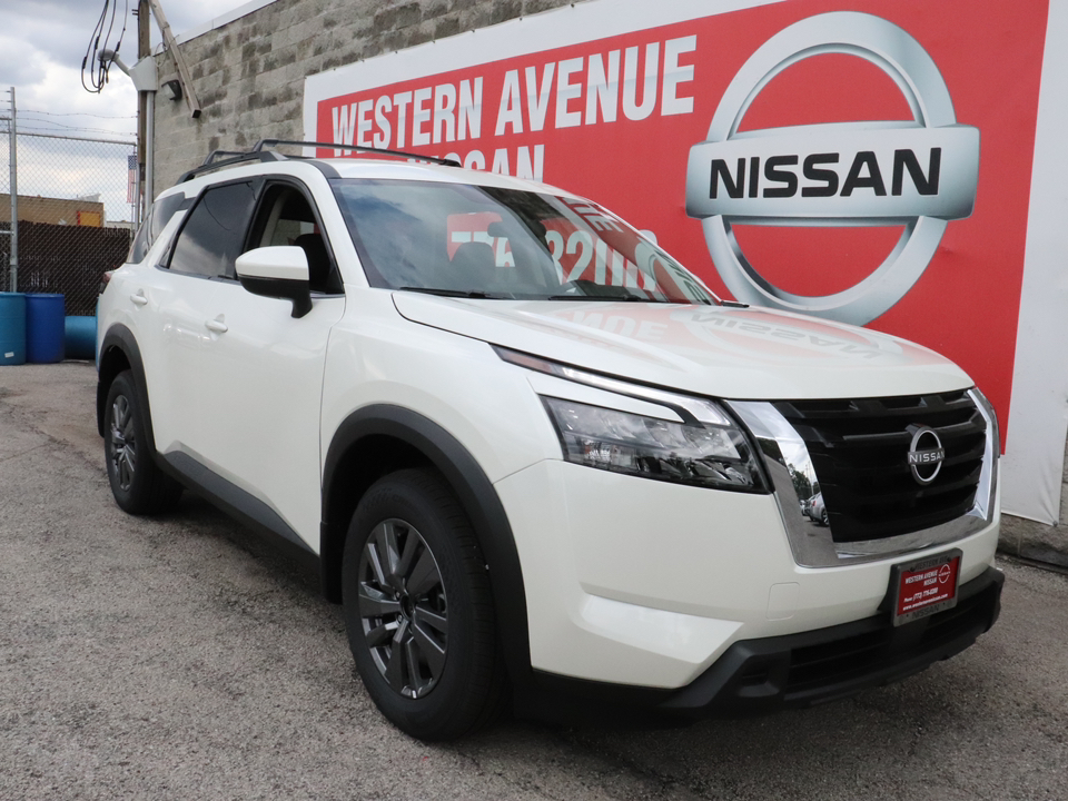 2024 Nissan Pathfinder SV 2