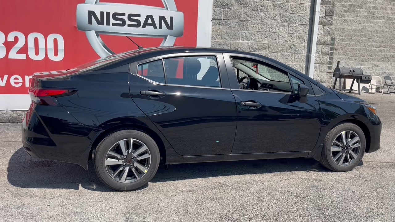 2024 Nissan Versa 1.6 S 2