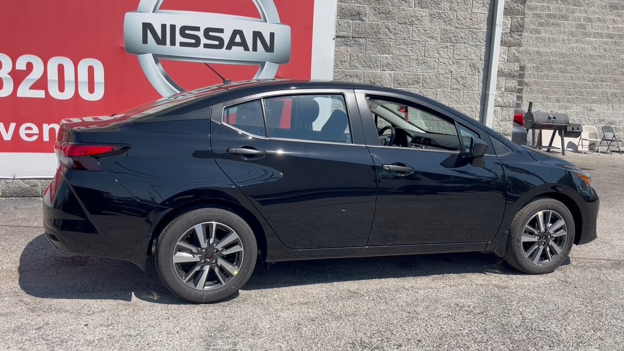 2024 Nissan Versa 1.6 S 17