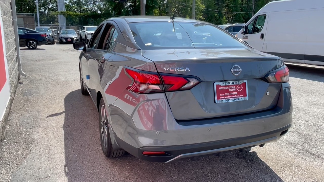 2024 Nissan Versa 1.6 S 21